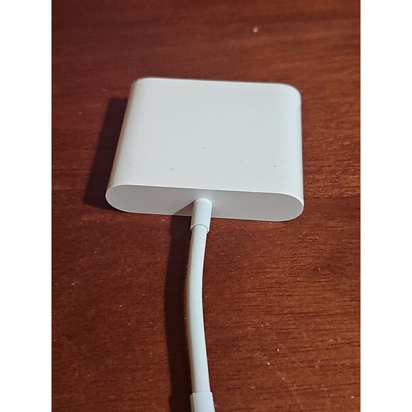 Genuine Apple Lightning Digital AV Adapter - MD826AM/A - Picture 5 of 7
